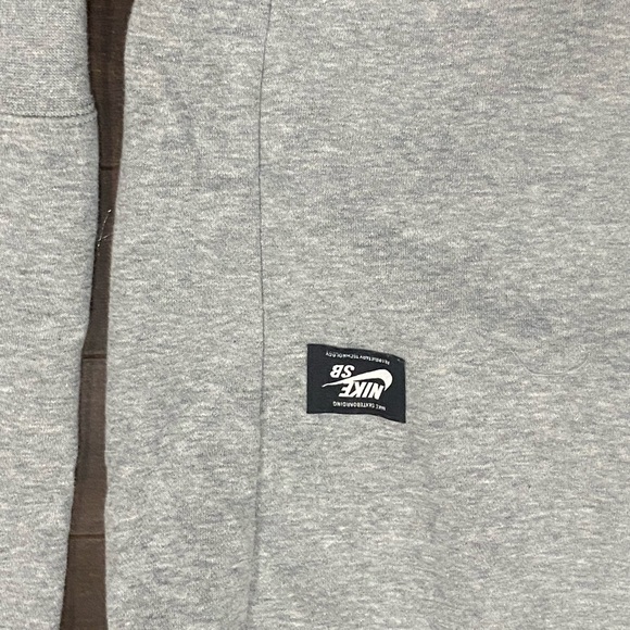 Nike SB vintage X hype Gray Hoodie with Long Sleeves and Graphic Design - Picture 4 of 4